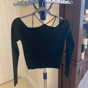 NWOT Avantlook Black Fitted Crop Sweater sz M